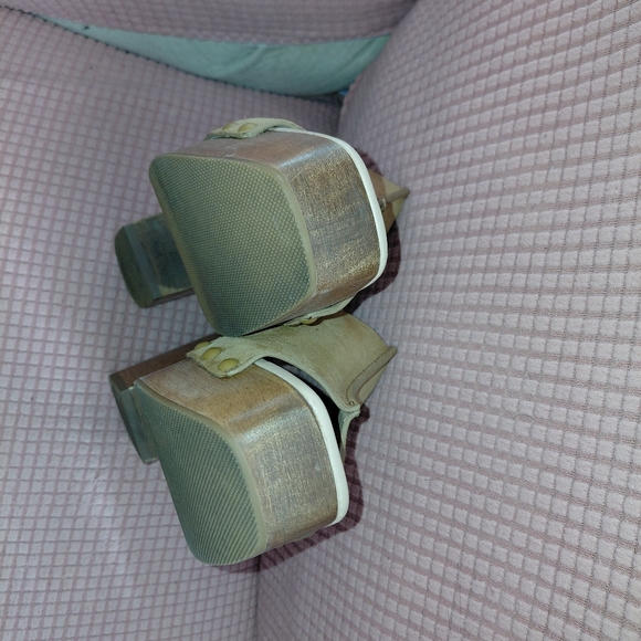 Sam Edelman Tan Suede Women's Mules - Picture 5 of 8